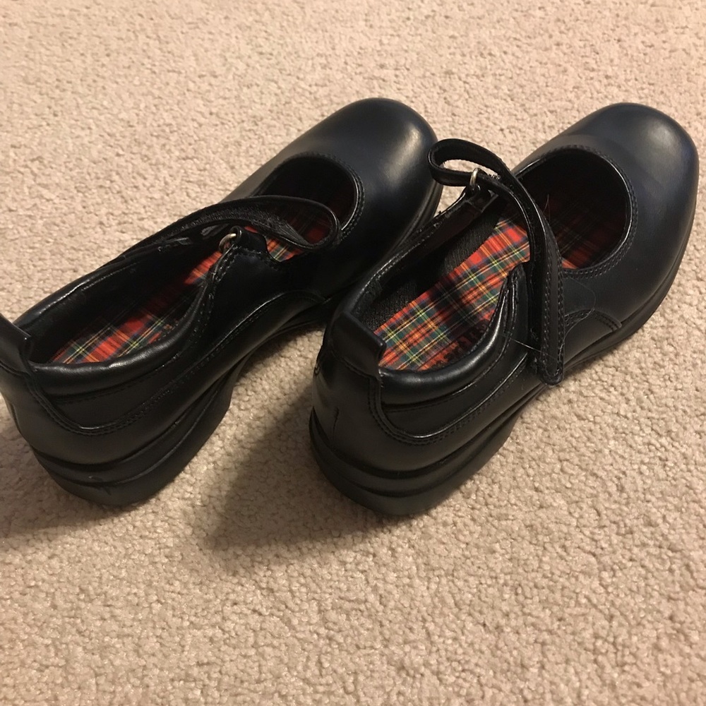 Girls black shoes